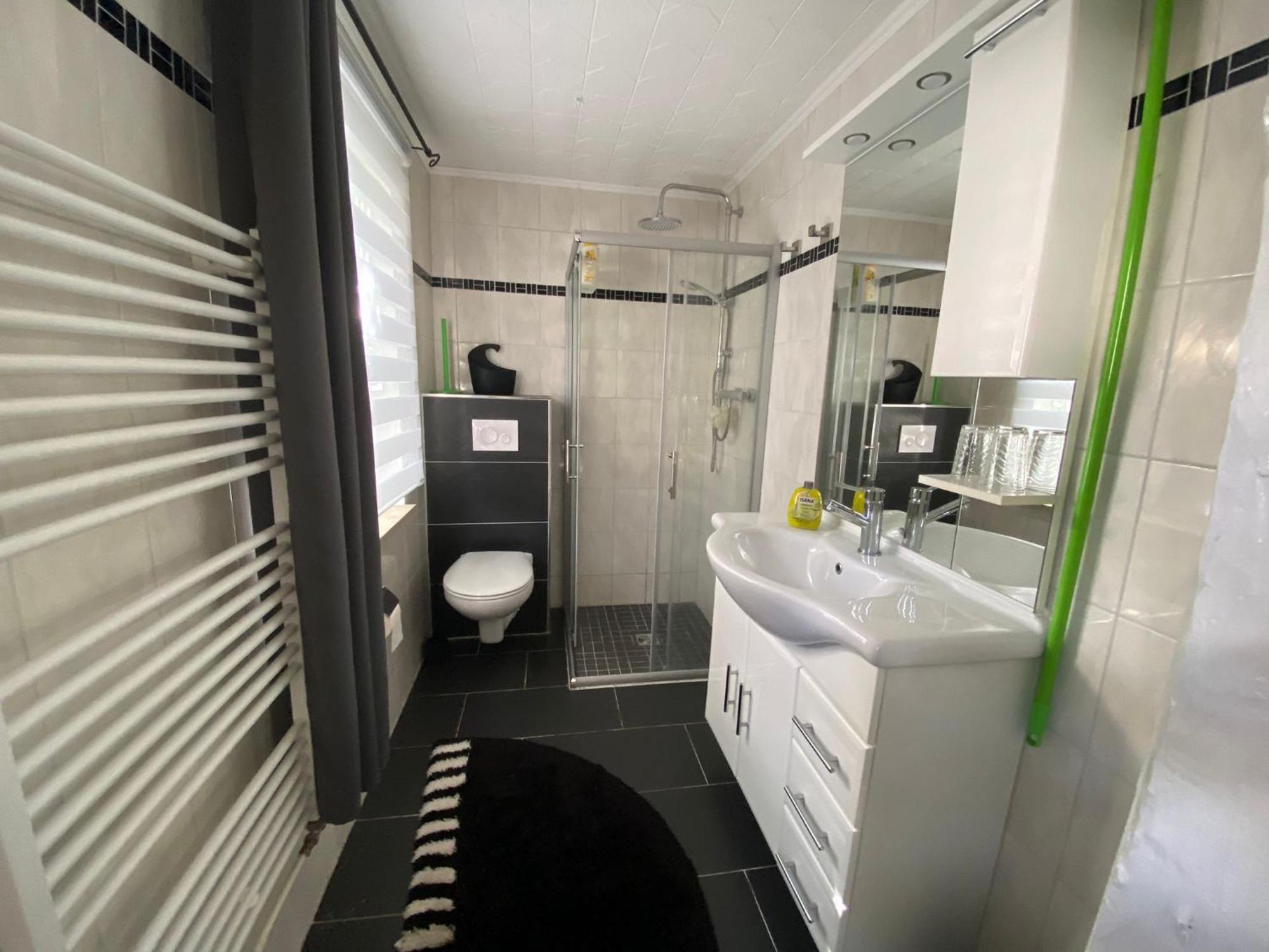 Ferienwohnung Mit Separatem Eingang Und Parkplatz, Ideal Fuer Handwerker Und Geschaeftsreisende Дорф-Мекленбург Экстерьер фото