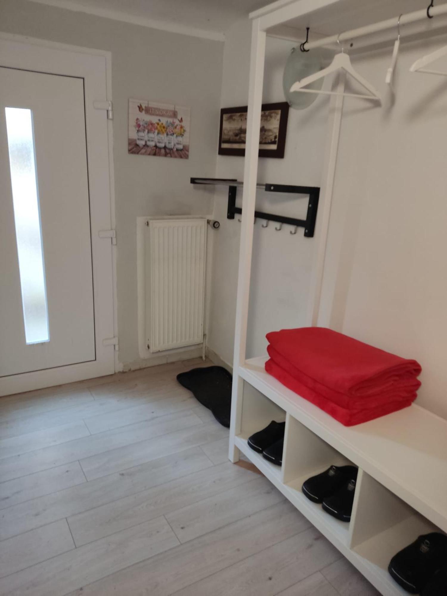Ferienwohnung Mit Separatem Eingang Und Parkplatz, Ideal Fuer Handwerker Und Geschaeftsreisende Дорф-Мекленбург Экстерьер фото